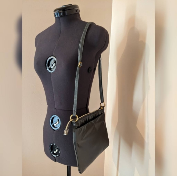 Avon | Purse - Picture 4 of 5